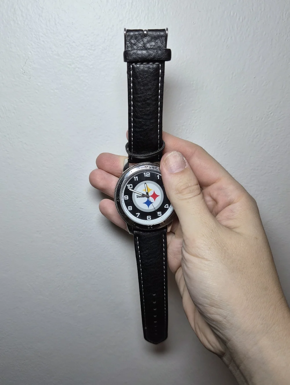 Pittsburgh Steelers Black Leather Strap Watch Stainless Steel Design